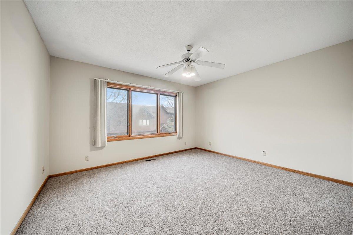 12510 Parkwood Drive, Burnsville, Minnesota image 16