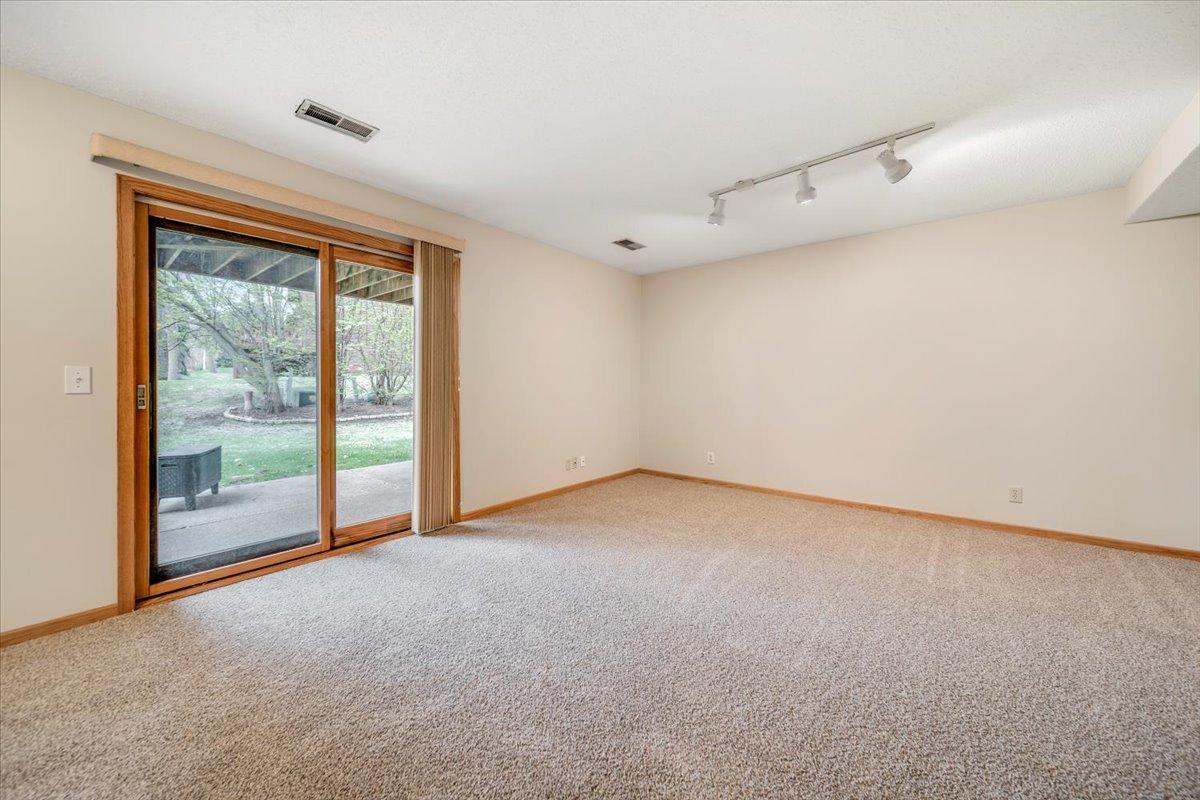 12510 Parkwood Drive, Burnsville, Minnesota image 22