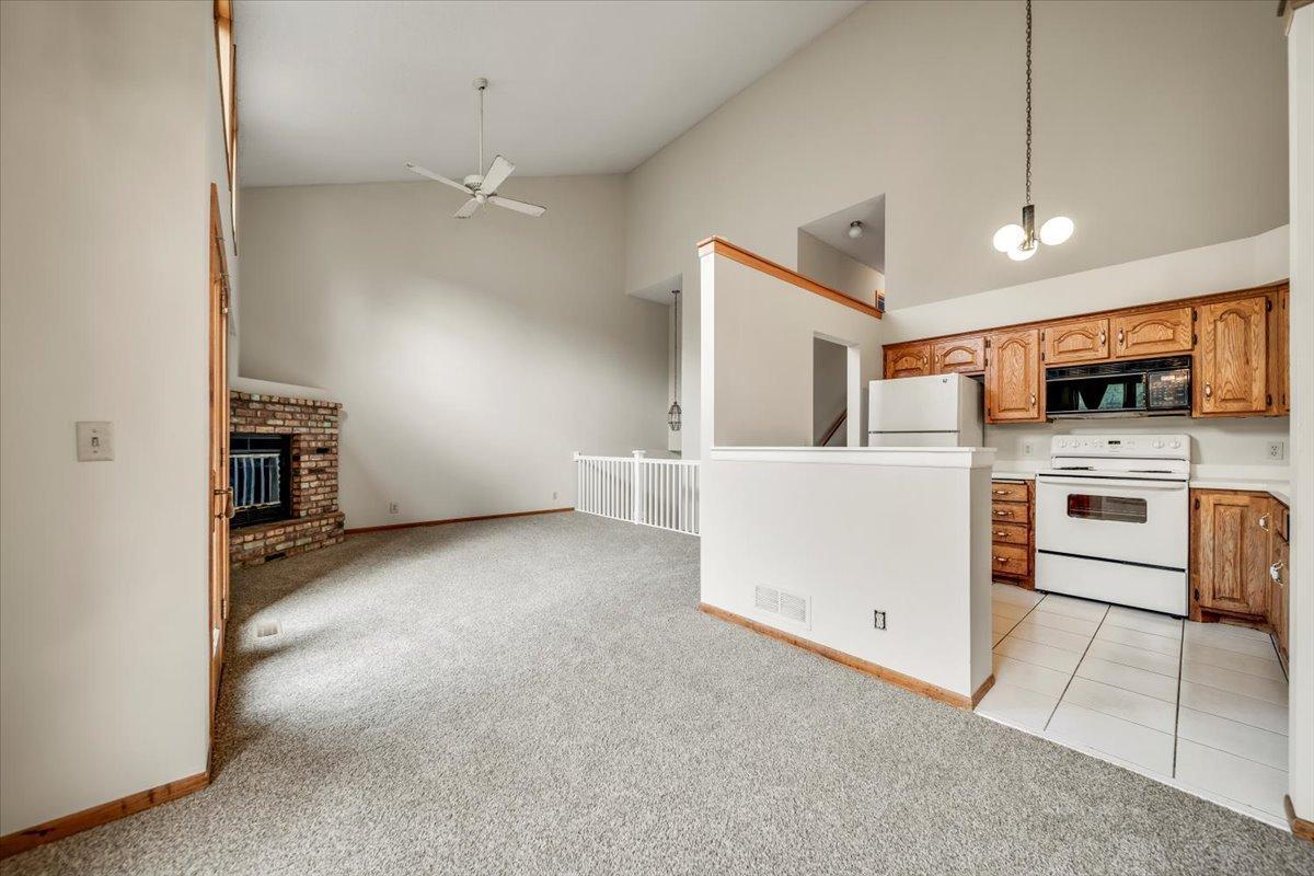 12510 Parkwood Drive, Burnsville, Minnesota image 7