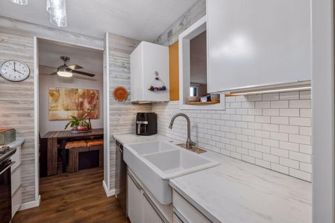 Condo For Sale - 1181 Edgcumbe Road<br/> Ramsey County, Saint Paul, MN 55105