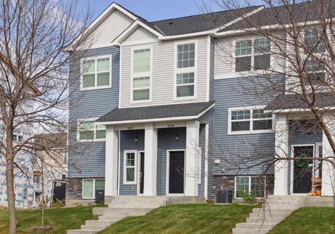 Townhouse For Sale - 3139 Clover Ridge Drive<br/> Chaska, MN 55318