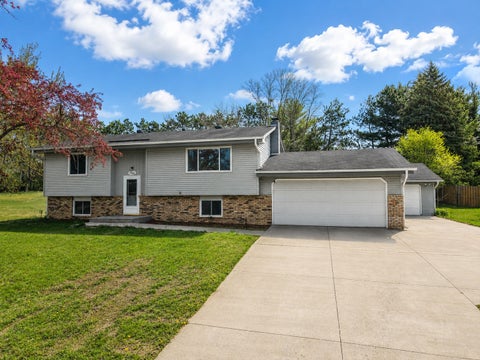 Homes For Sale - 15221 Iguana Street<br/> Anoka County, Anoka, MN 55303