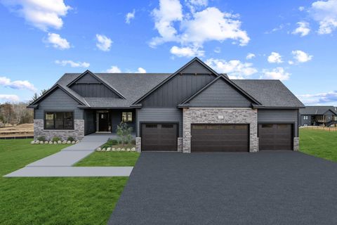 Homes For Sale - 17961 Staples Street<br/> Ham Lake, MN 55304