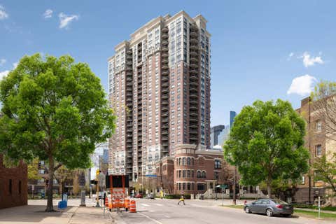Condo For Rent - 500 E Grant Street<br/> Minneapolis, MN 55404
