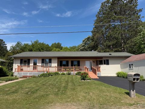Homes For Sale - 111 3rd Avenue<br/> Saint Louis County, Hibbing, MN 55746