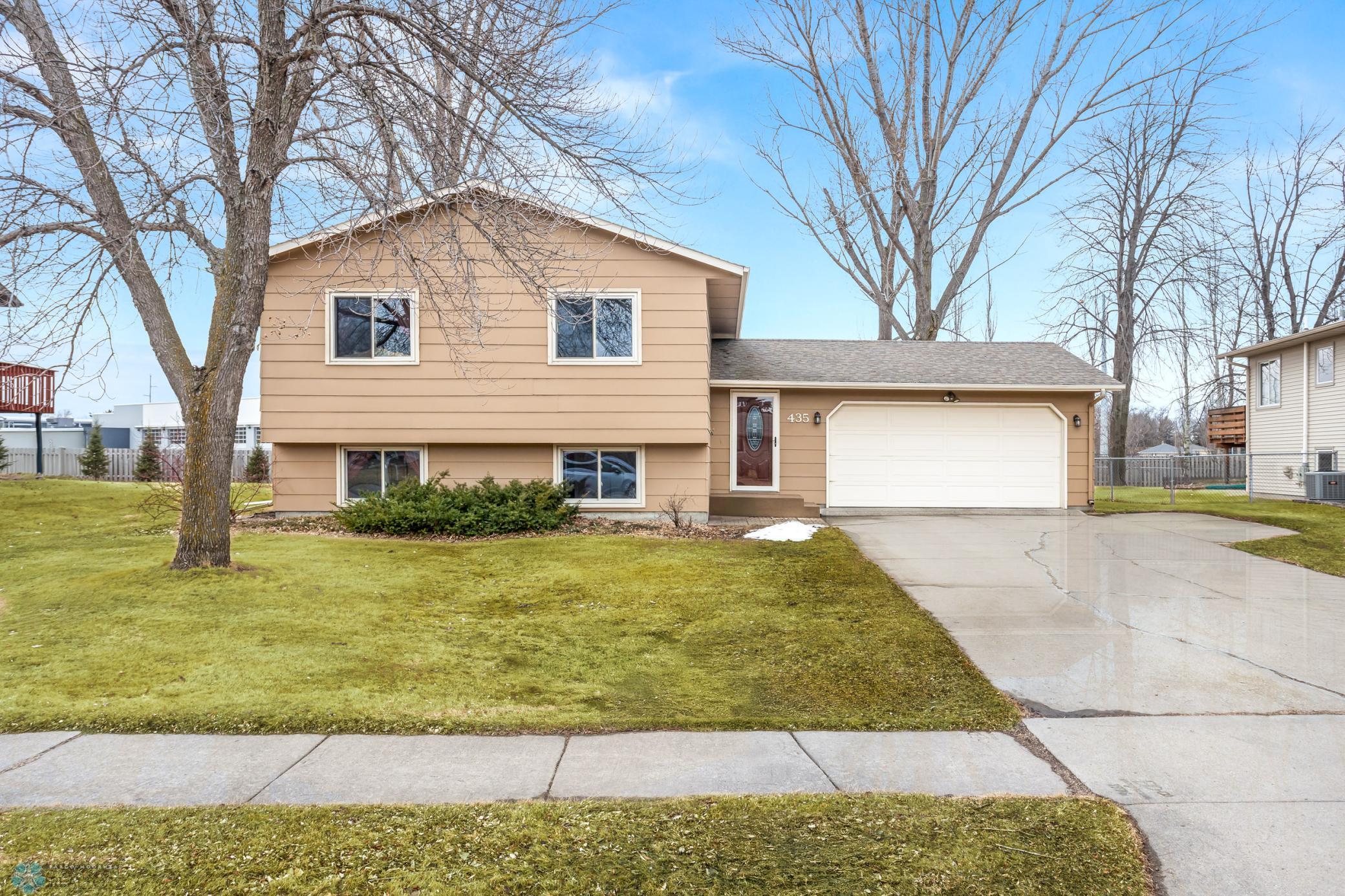 435 Birch Lane, Moorhead, Minnesota image 1