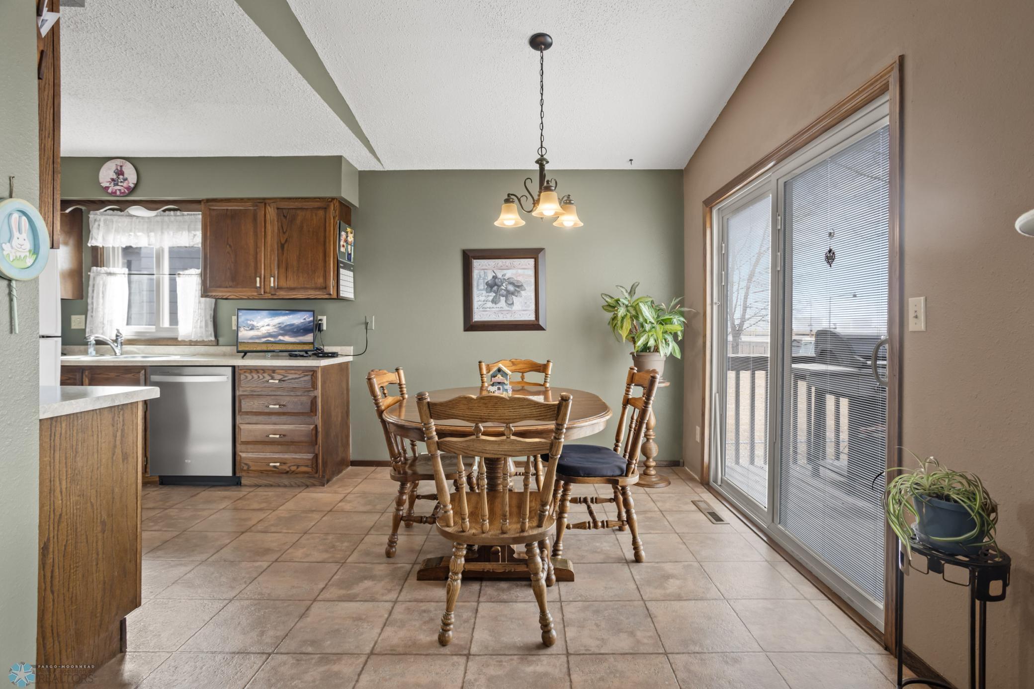 435 Birch Lane, Moorhead, Minnesota image 9