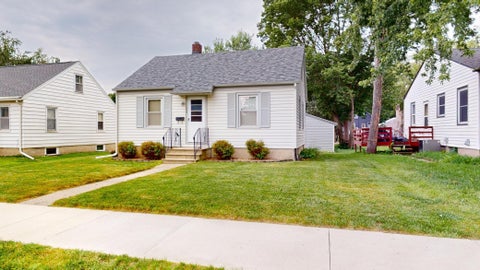 Homes For Sale - 523 Freeborn Avenue<br/> Albert Lea, MN 56007