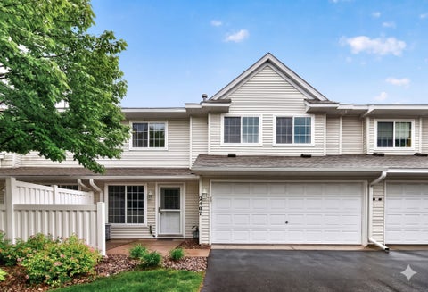 Townhouse For Sale - 2407 Harvest Way<br/> Chanhassen, MN 55317