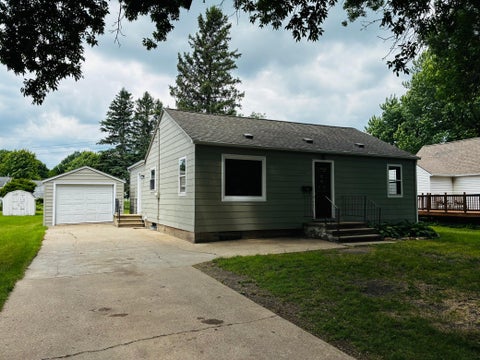 Homes For Sale - 2742 Pine Avenue<br/> Murray County, Slayton, MN 56172