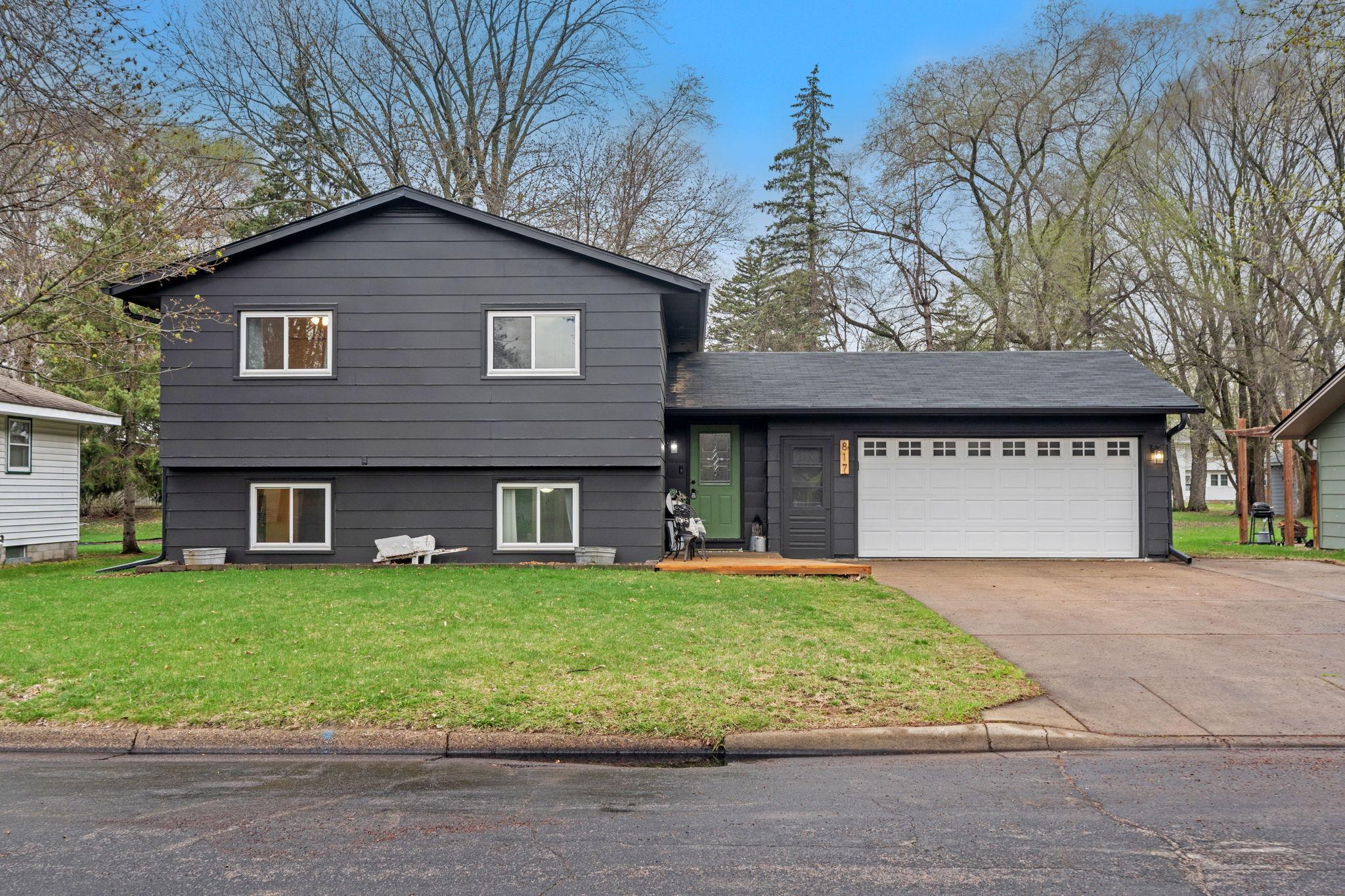 817 Holt Avenue, Elk River, Minnesota image 1