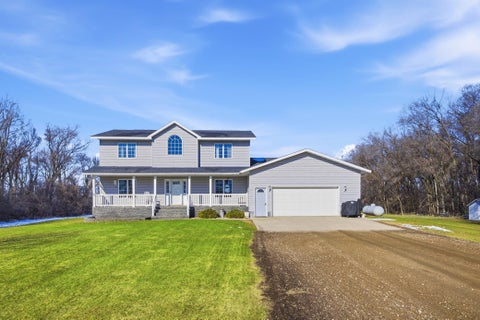 Homes For Sale - 18035 92nd Street<br/> Fairmount, ND 58030