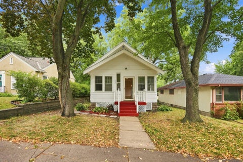 Homes For Sale - 1401 Hazel Street<br/> Saint Paul, MN 55119