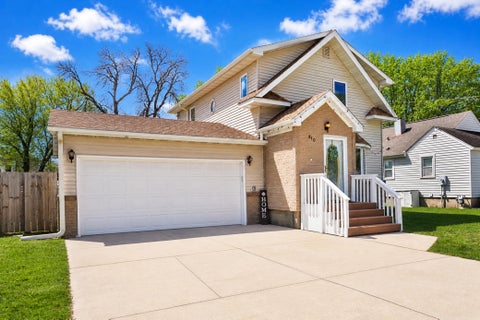 Homes For Sale - 810 10th Avenue<br/> Austin, MN 55912