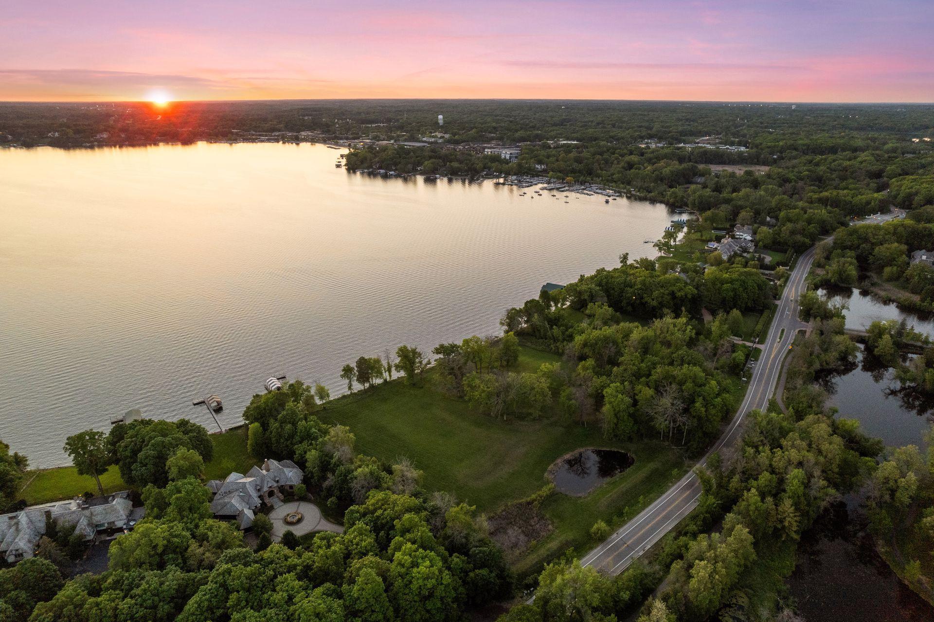 555 Bushaway Road, Wayzata, Minnesota image 5