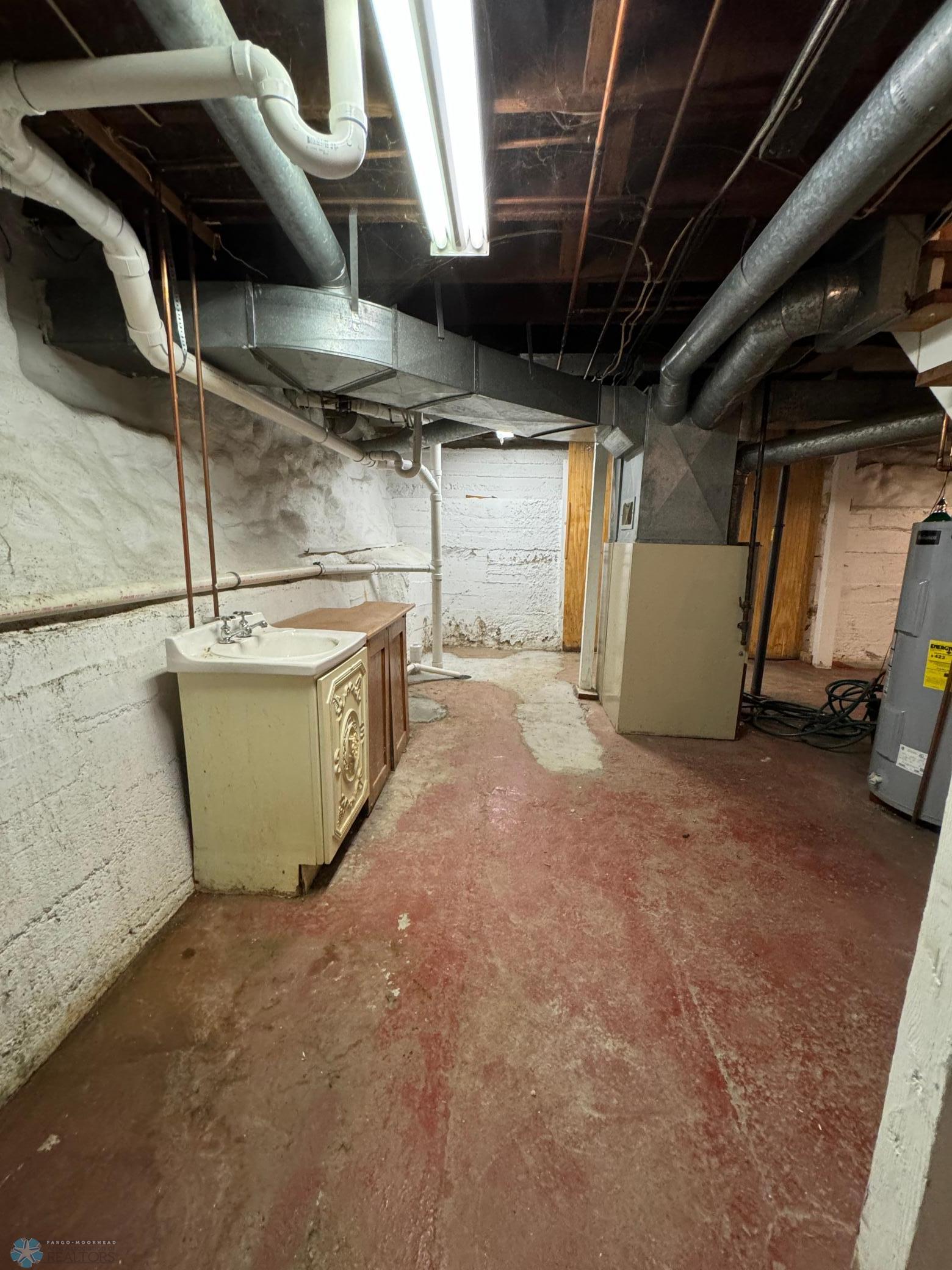 Valley City, North Dakota 58072, United States, 3 Bedrooms Bedrooms, ,2 BathroomsBathrooms,Residential,Pending,48444