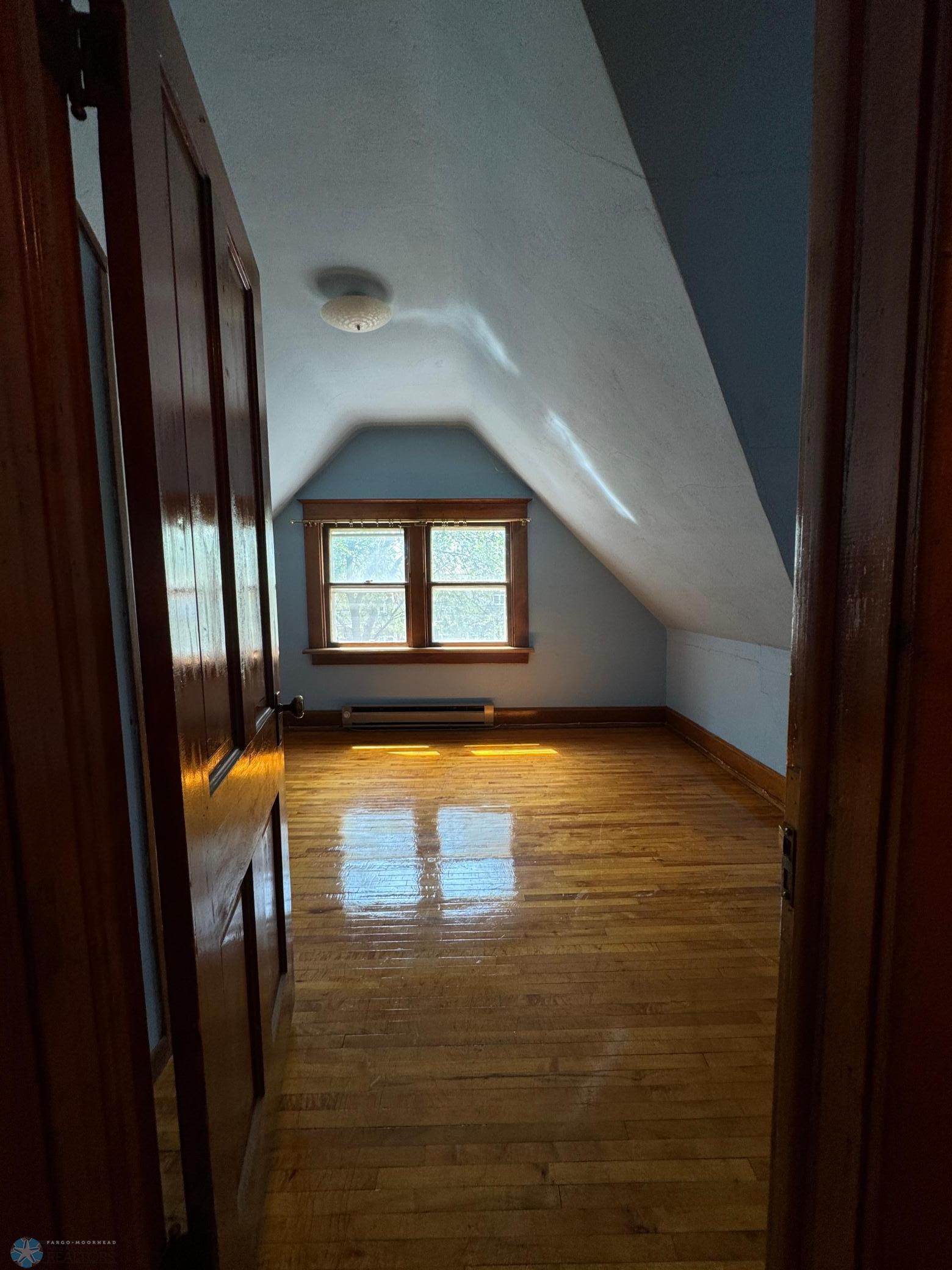 Valley City, North Dakota 58072, United States, 3 Bedrooms Bedrooms, ,2 BathroomsBathrooms,Residential,Pending,48444