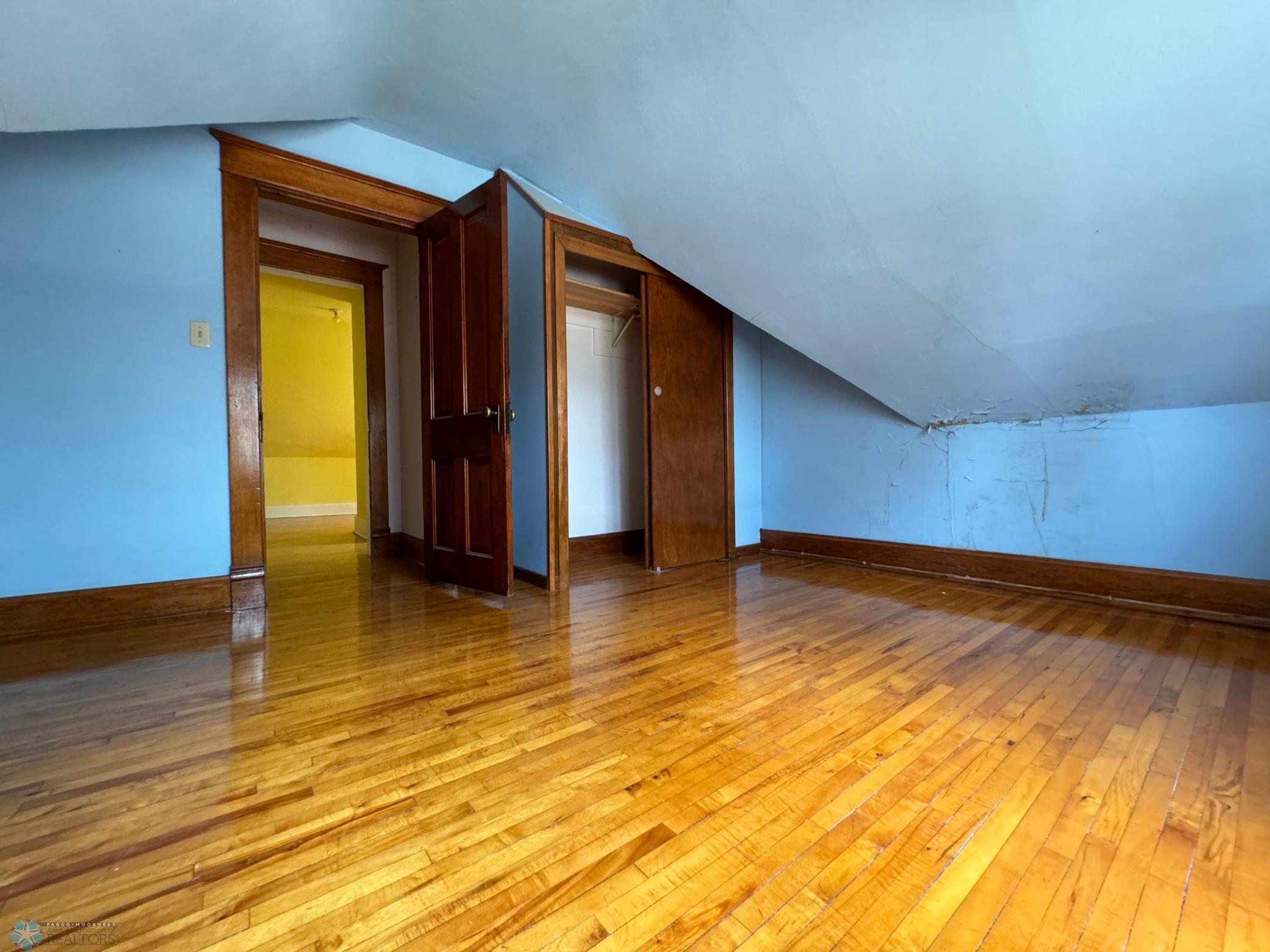 Valley City, North Dakota 58072, United States, 3 Bedrooms Bedrooms, ,2 BathroomsBathrooms,Residential,Pending,48444