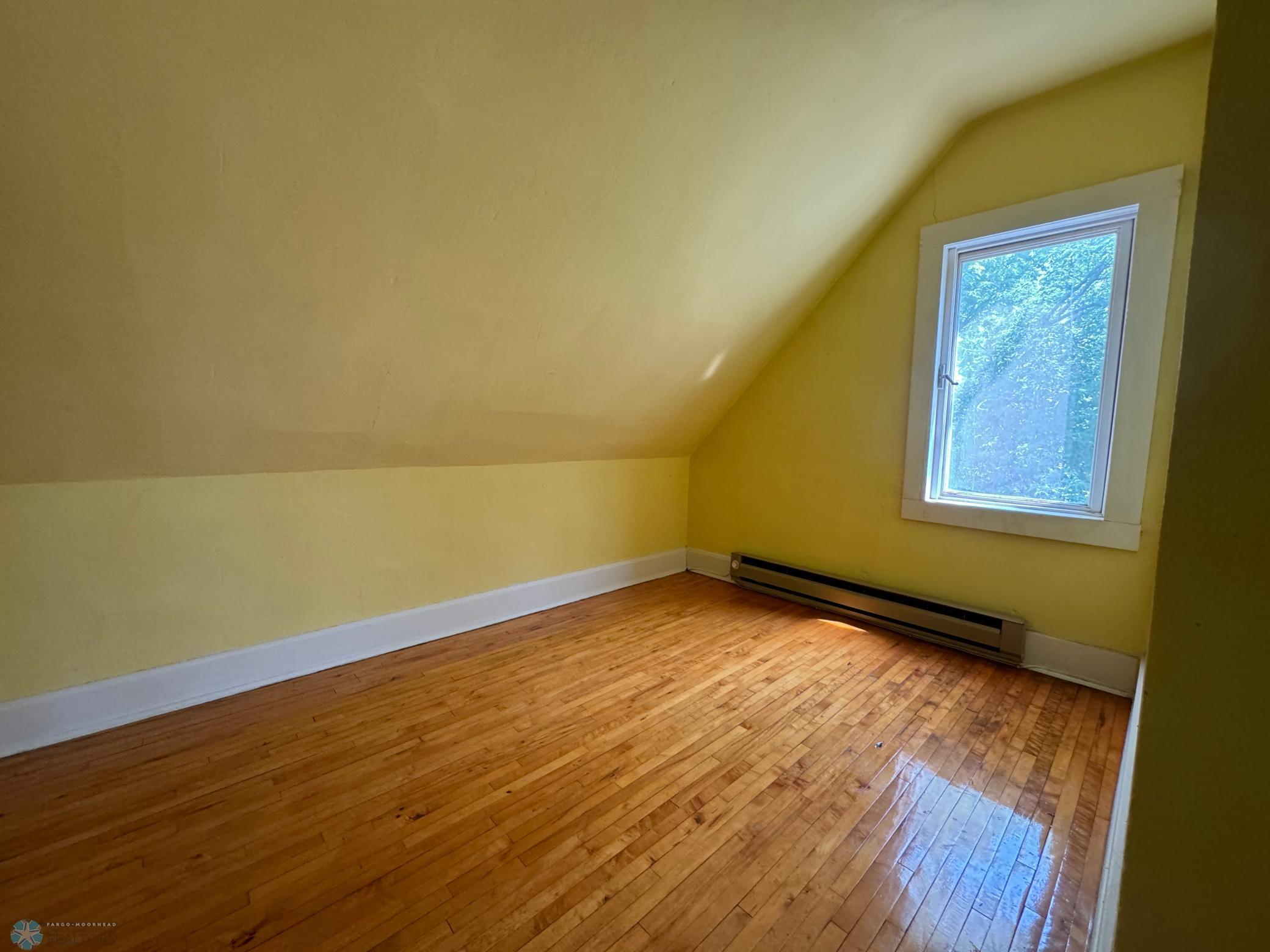 Valley City, North Dakota 58072, United States, 3 Bedrooms Bedrooms, ,2 BathroomsBathrooms,Residential,Pending,48444