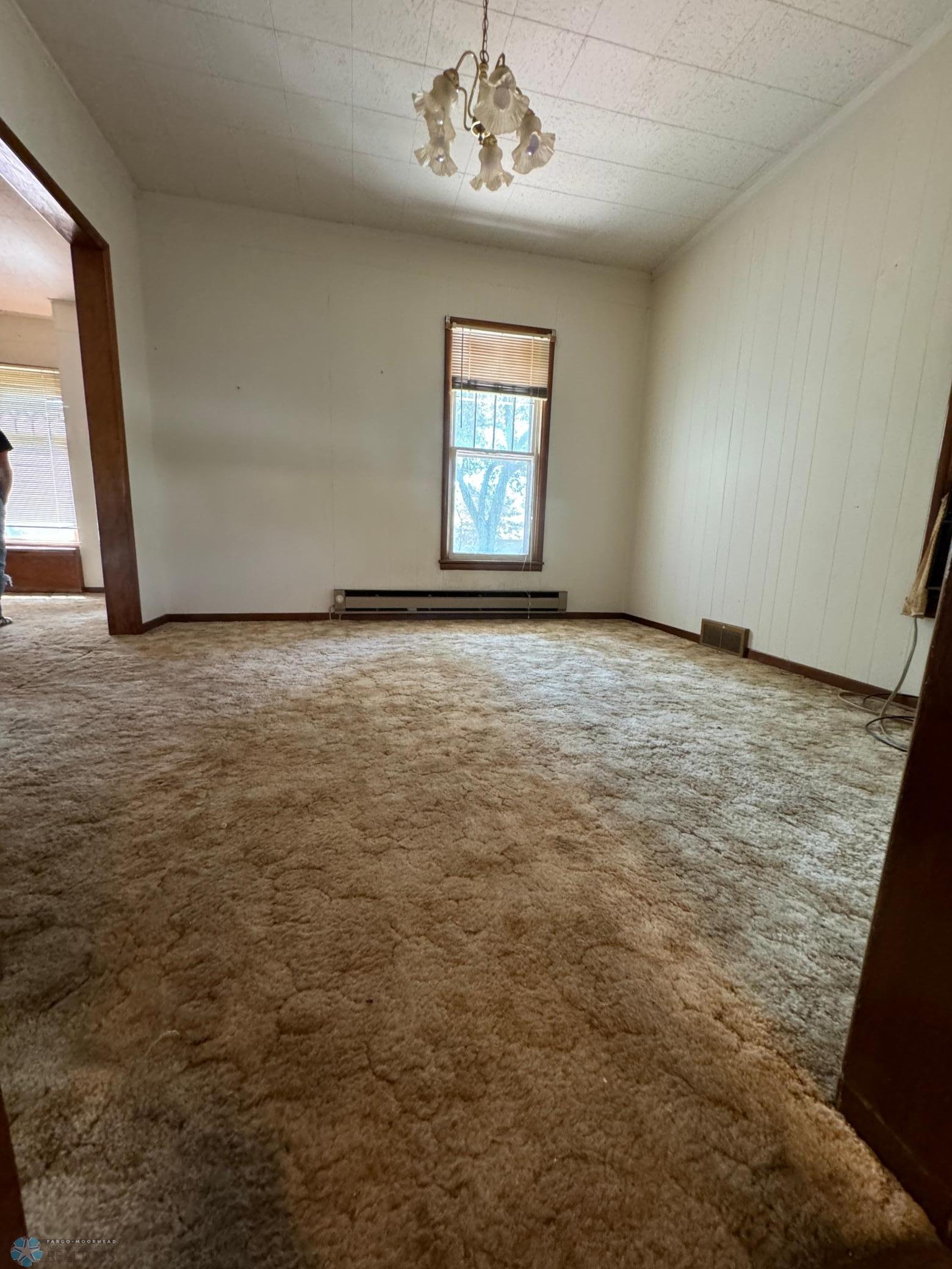 Valley City, North Dakota 58072, United States, 3 Bedrooms Bedrooms, ,2 BathroomsBathrooms,Residential,Pending,48444