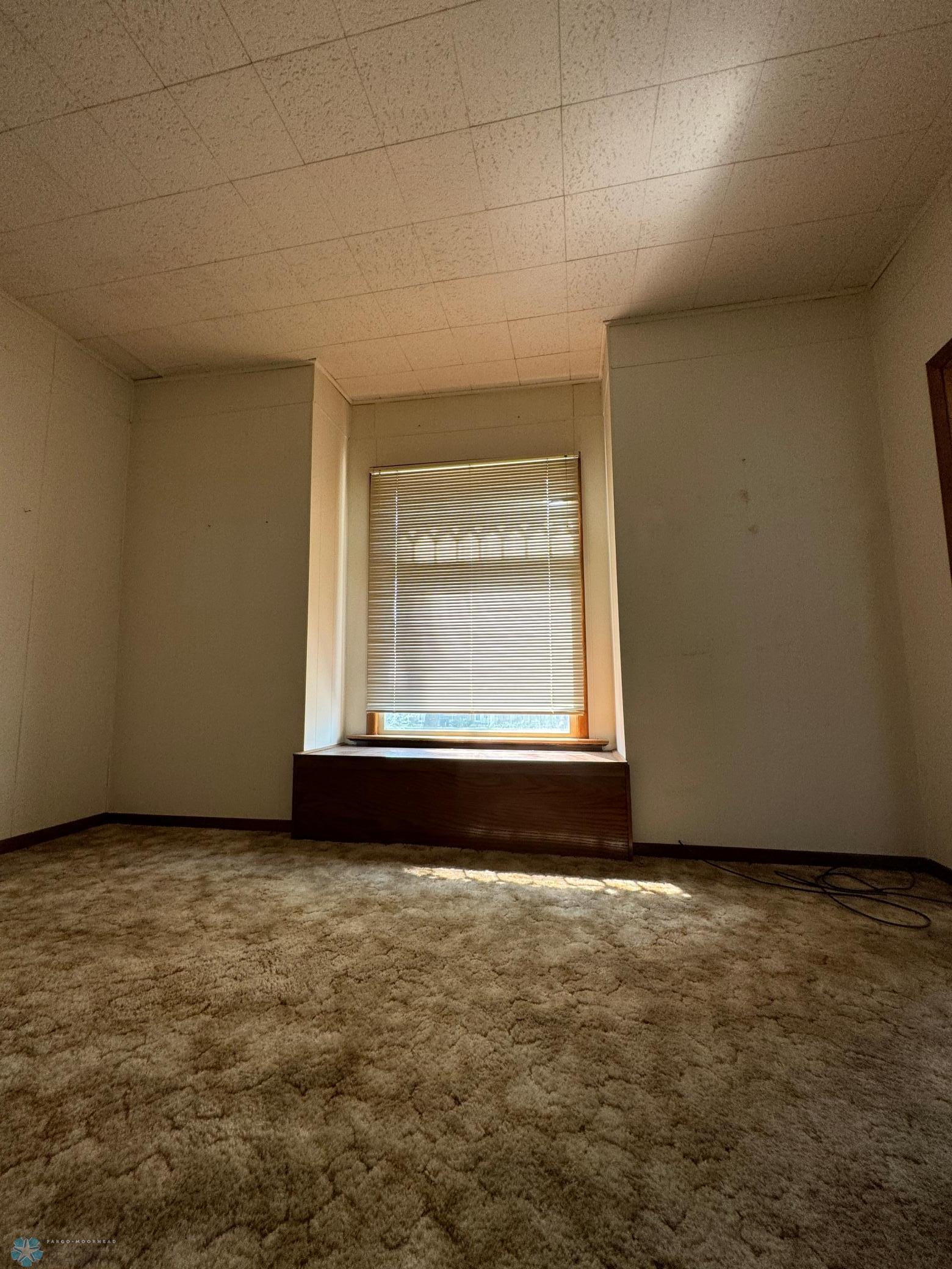 Valley City, North Dakota 58072, United States, 3 Bedrooms Bedrooms, ,2 BathroomsBathrooms,Residential,Pending,48444