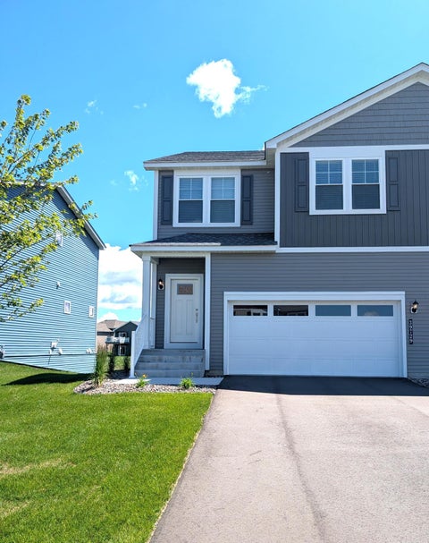 Townhouse For Sale - 39729 Fallbrook Avenue<br/> North Branch, MN 55056