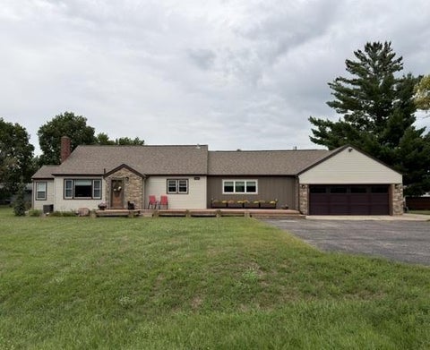 Homes For Sale - 1990 River Road<br/> Windom, MN 56101