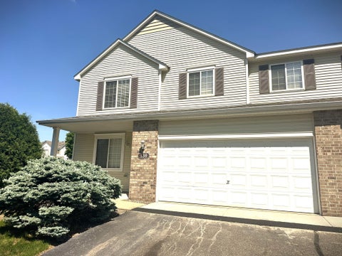 Townhouse For Rent - 130 River Woods Drive<br/> Washington County, Saint Paul Park, MN 55071