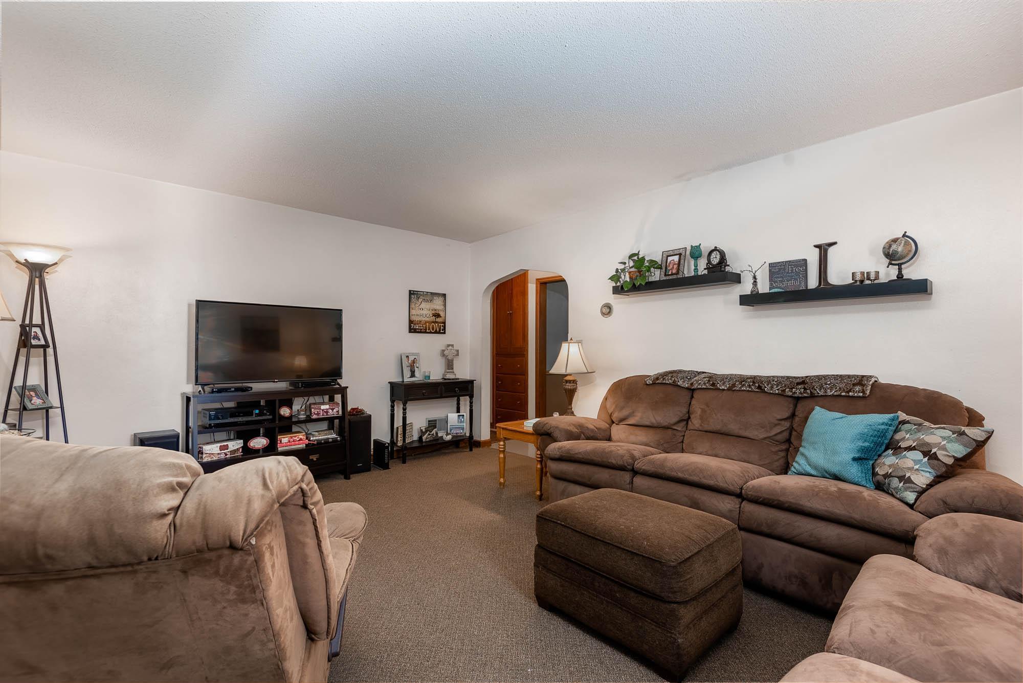 617 W Myrtle Street, Saint Peter, Minnesota image 4