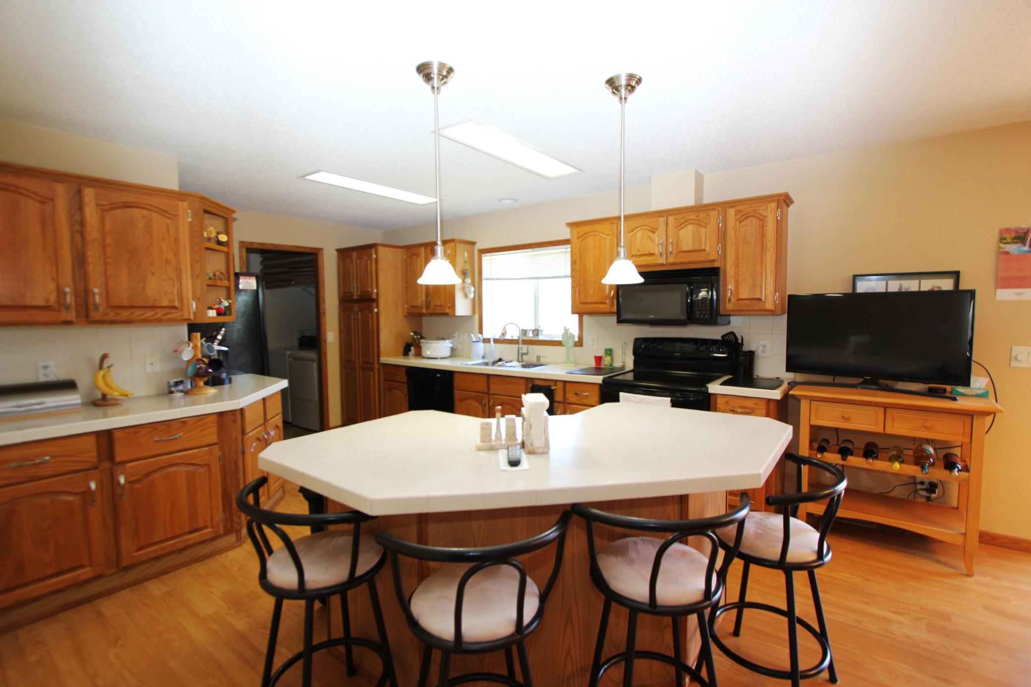 932 Spruce Avenue, Thief River Falls, Minnesota image 13