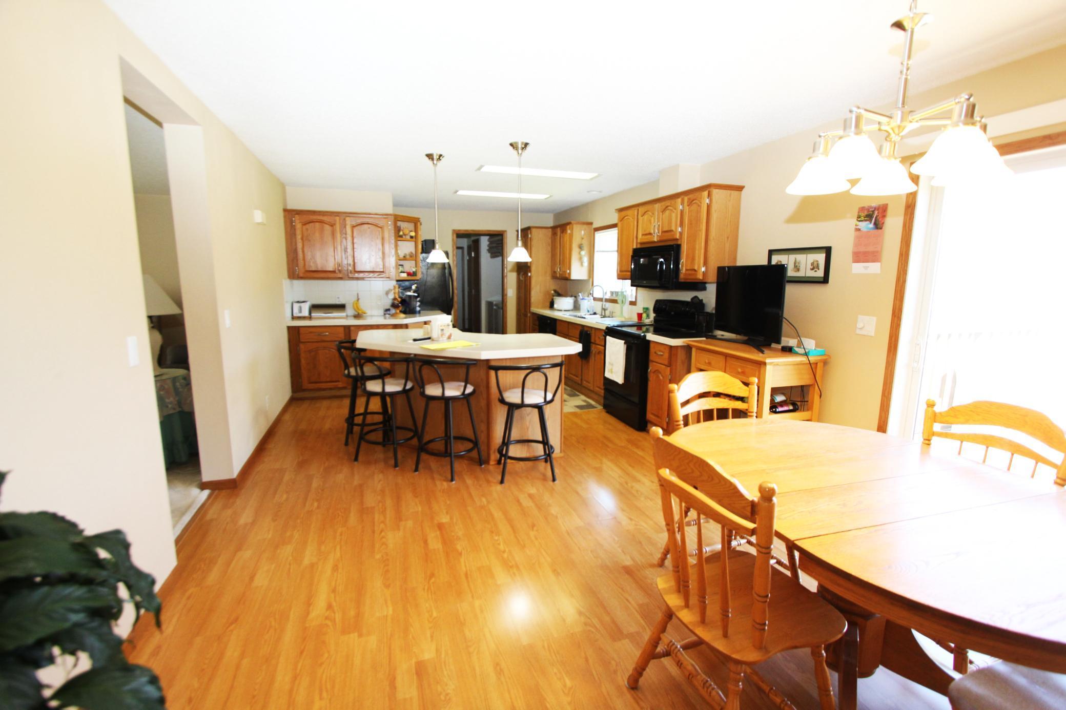 932 Spruce Avenue, Thief River Falls, Minnesota image 9