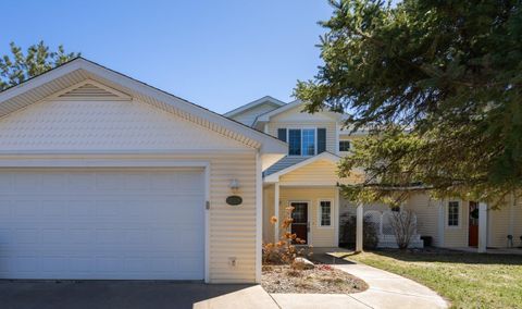 Townhouse For Sale - 11525 Bay Pointe Drive<br/> Crow Wing County, Pequot Lakes, MN 56472
