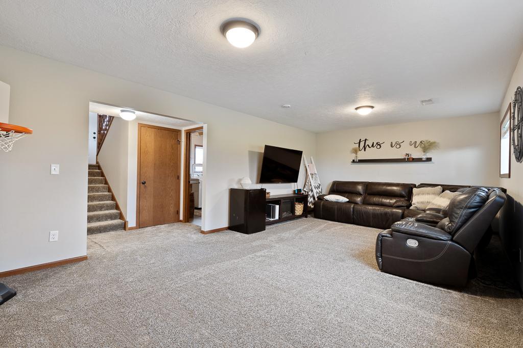 1117 Stockholm Avenue, Marshall, Minnesota image 32