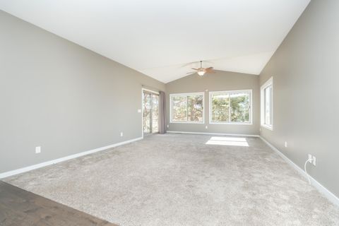 Townhouse For Sale - 469 Roundhouse Street<br/> Shakopee, MN 55379