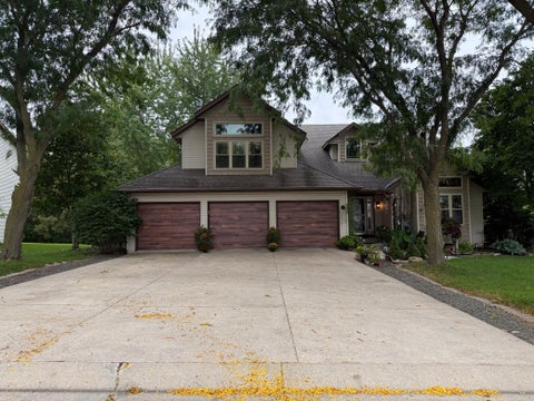 Homes For Sale - 933 1st Avenue<br/> Byron, MN 55920