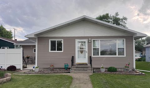 Homes For Sale - 308 Oak Street<br/> Lisbon, ND 58054