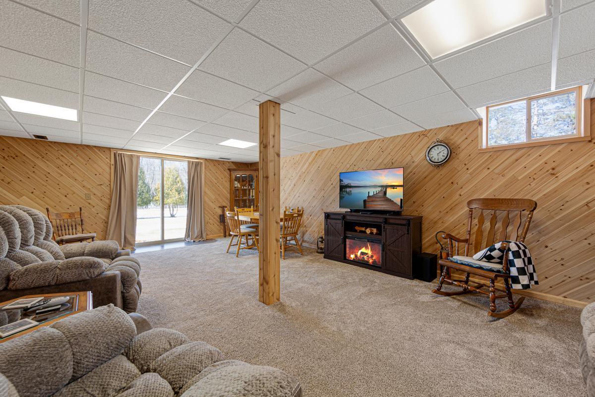 19023 Davis Avenue, Faribault, Minnesota image 32