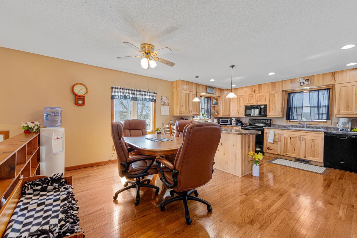 19023 Davis Avenue, Faribault, Minnesota image 23