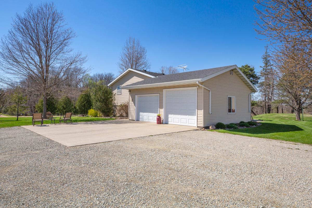 19023 Davis Avenue, Faribault, Minnesota image 12