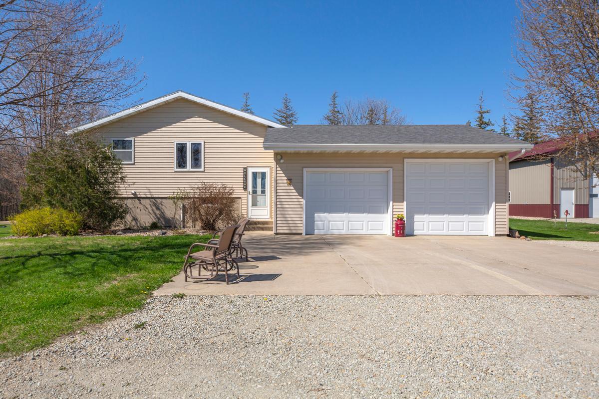 19023 Davis Avenue, Faribault, Minnesota image 1