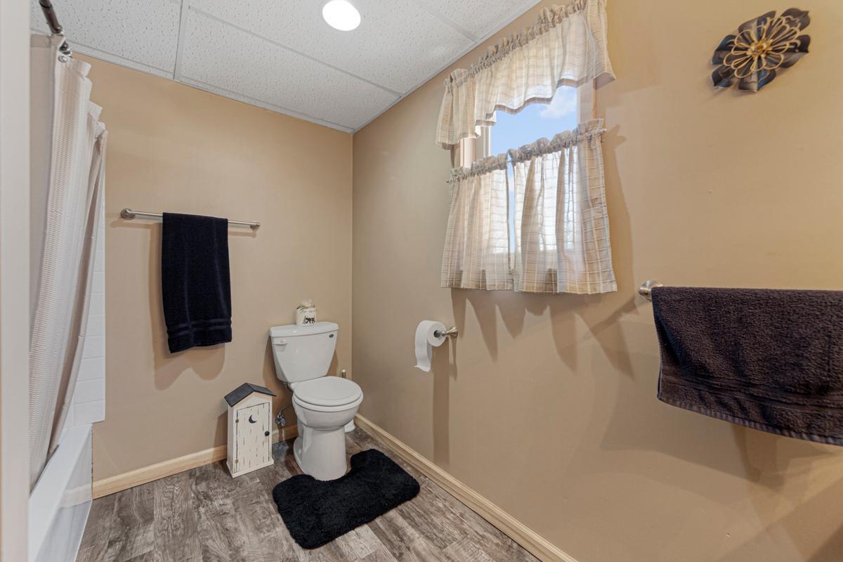 19023 Davis Avenue, Faribault, Minnesota image 36