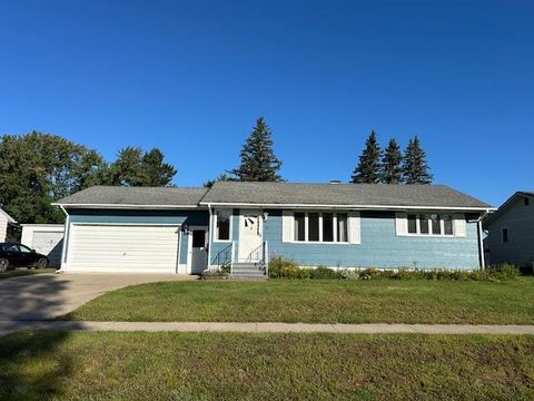 Homes For Sale - 51 Elm Boulevard<br/> Babbitt, MN 55706