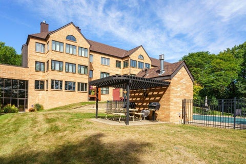 Condo For Sale - 1830 Eagle Ridge Drive<br/> Mendota Heights, MN 55118