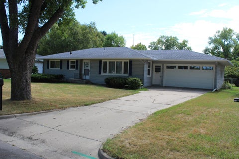 Homes For Sale - 2618 Rivershore Drive<br/> Clay County, Moorhead, MN 56560