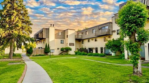 Condo For Sale - 7352 72nd Lane<br/> Brooklyn Park, MN 55428