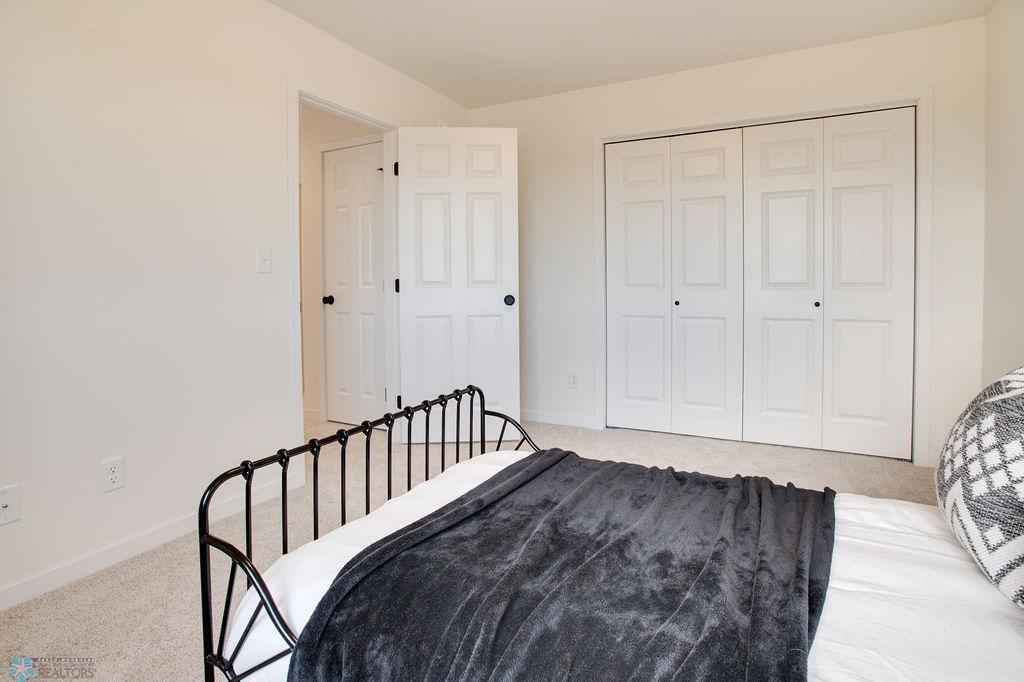 6608 Belding Drive, Fargo, North Dakota image 12