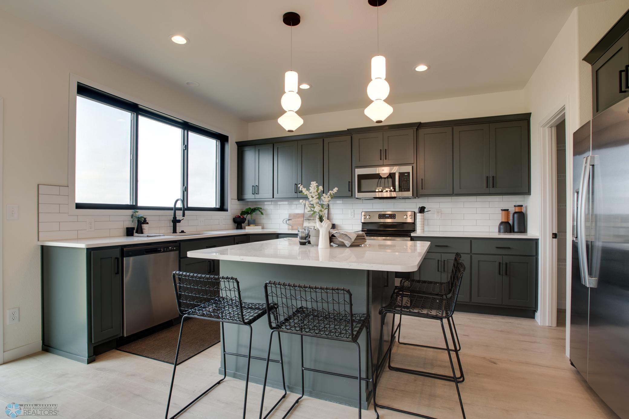 6608 Belding Drive, Fargo, North Dakota image 5