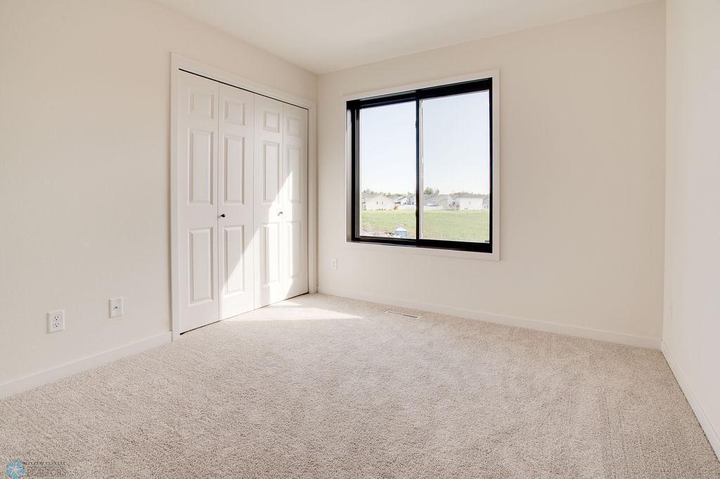 6608 Belding Drive, Fargo, North Dakota image 13