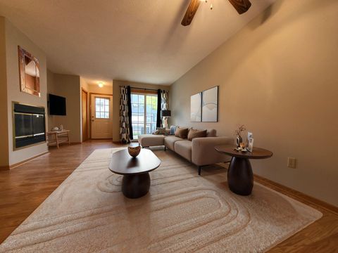 Homes For Sale - 1850 Donegal Drive<br/> Washington County, Woodbury, MN 55125