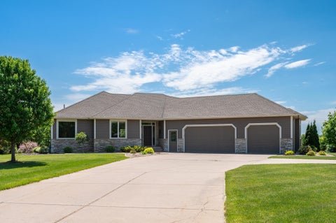 Homes For Sale - 9015 Schutte Court<br/> Hennepin County, Hamel, MN 55340